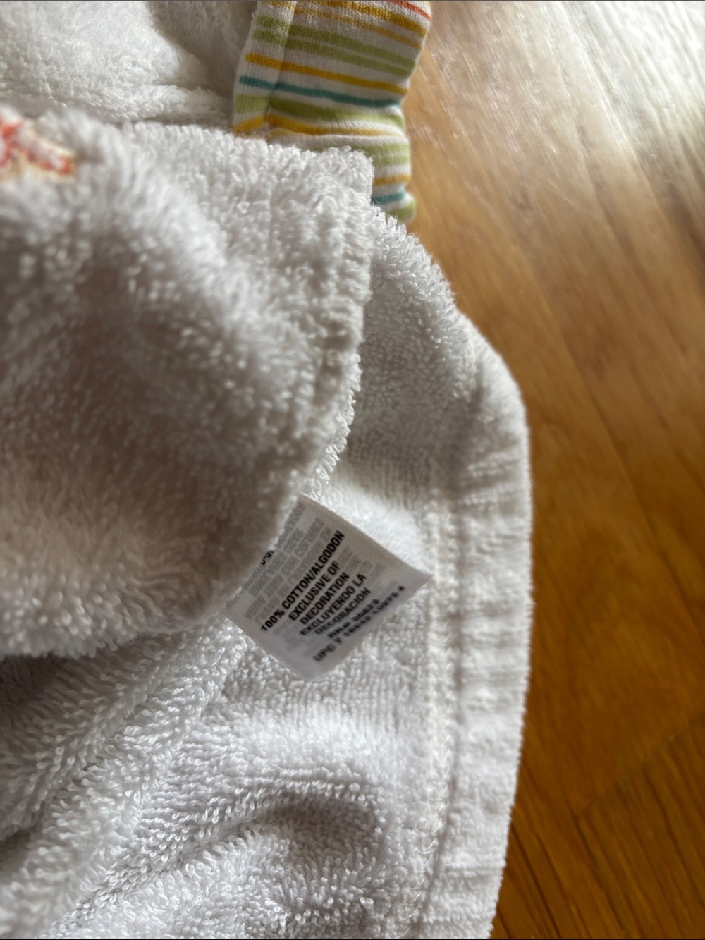 0-9M Carter’s Duck Bath Robe - Picture 5 of 7